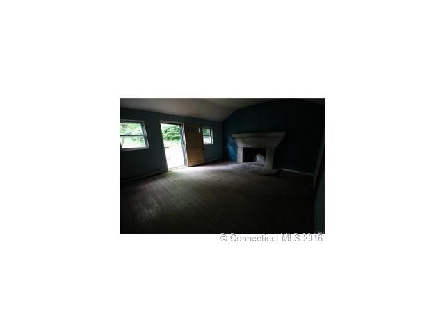 688 Berkshire Rd, Southbury, CT 06488