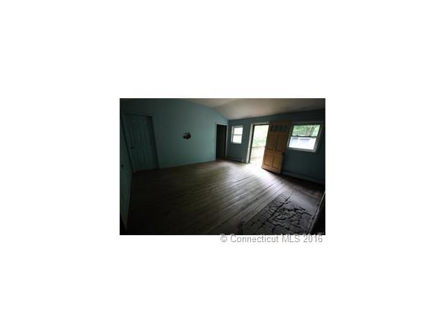 688 Berkshire Rd, Southbury, CT 06488