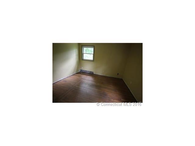 688 Berkshire Rd, Southbury, CT 06488