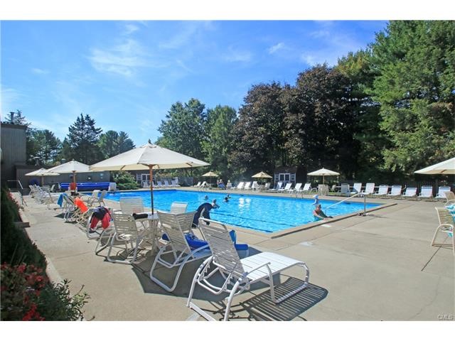 69A Heritage Village, Southbury, CT 06488