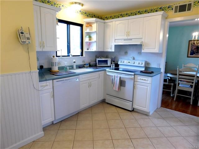 272 Heritage Village, Southbury, CT 06488