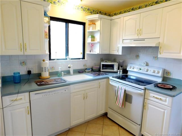 272Heritage Vlg #D, Southbury, CT 06488