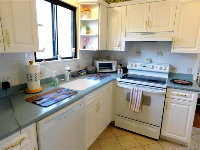 272Heritage Vlg #D, Southbury, CT 06488