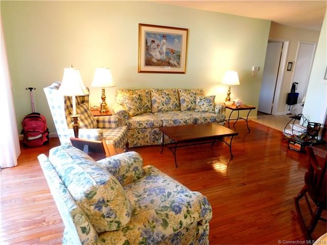 272Heritage Vlg #D, Southbury, CT 06488