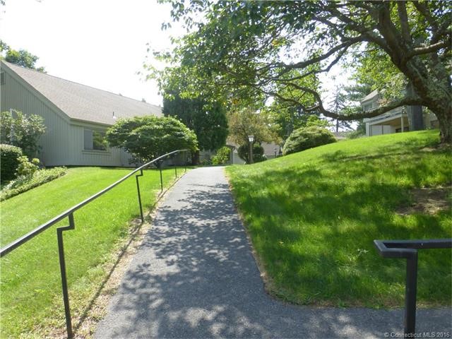 8Heritage Vlg #A, Southbury, CT 06488