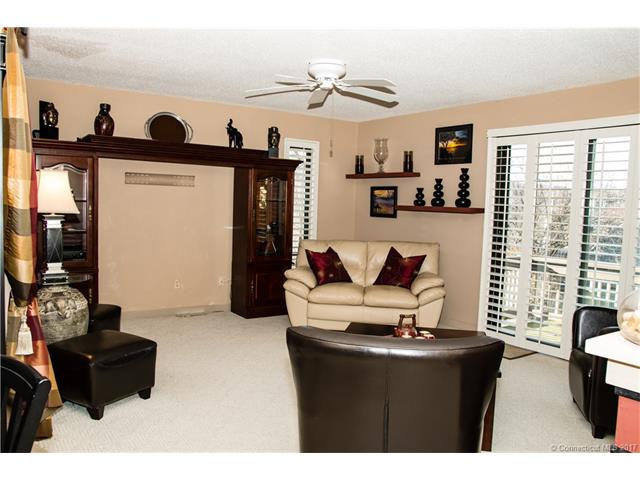 210Heritage Vlg #F, Southbury, CT 06488