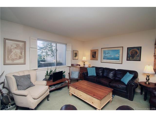 32Heritage Vlg #A, Southbury, CT 06488