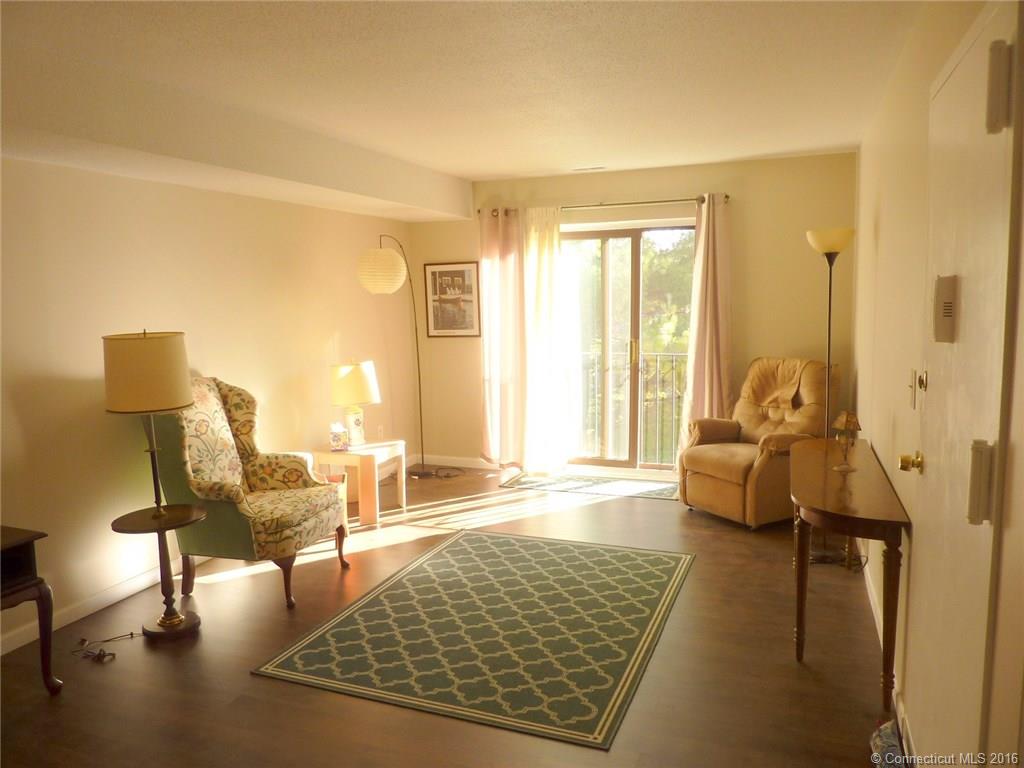 13 Darling St, Southington, CT 06489