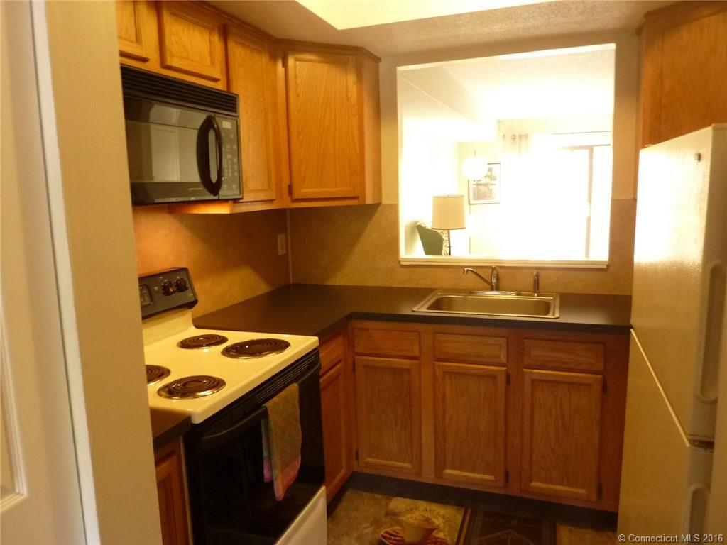 13 Darling St, Southington, CT 06489