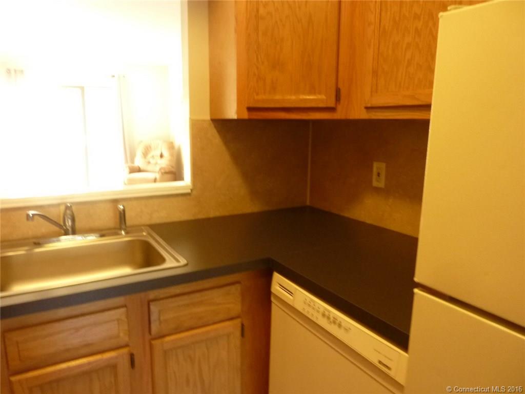 13 Darling St, Southington, CT 06489