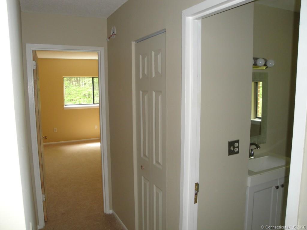 500 Darling St, Southington, CT 06489