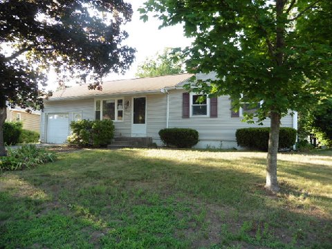 13 Pinecrest Dr, Southington, CT 06489