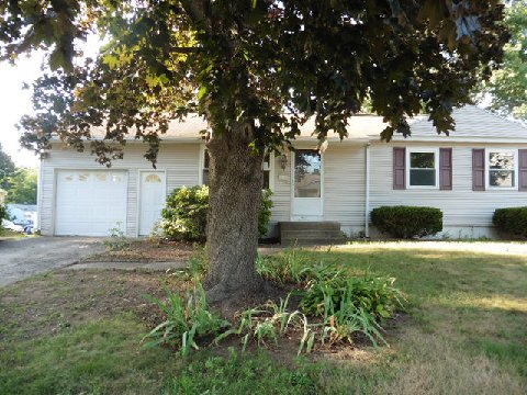 13 Pinecrest Dr, Southington, CT 06489