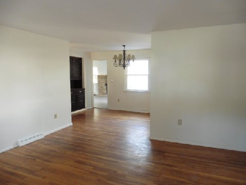 13 Pinecrest Dr, Southington, CT 06489