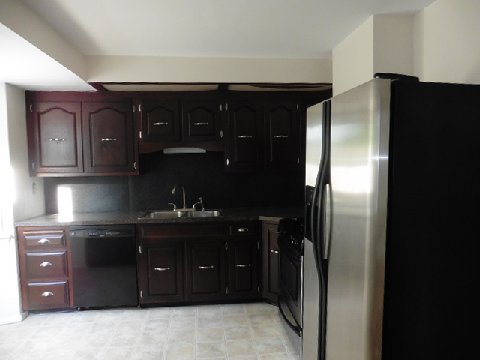 13 Pinecrest Dr, Southington, CT 06489