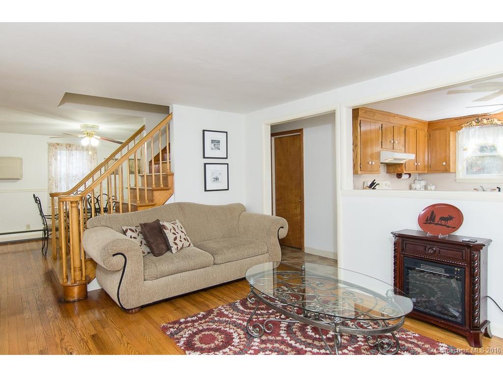 56 Darling St, Southington, CT 06489