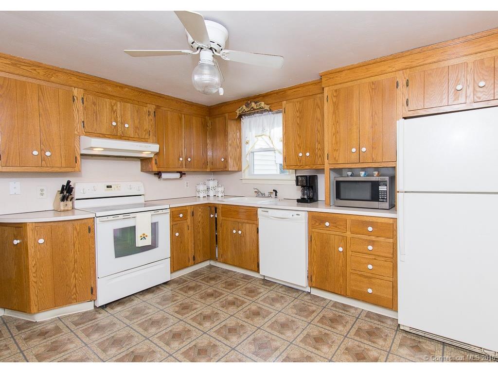 56 Darling St, Southington, CT 06489