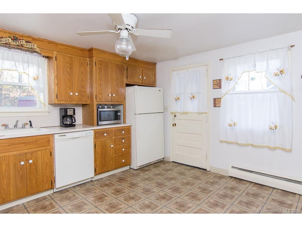 56 Darling St, Southington, CT 06489