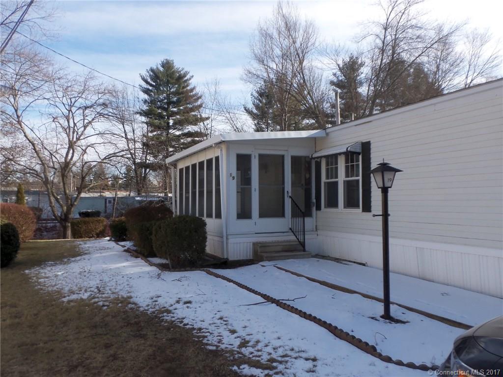 19 Riverside Dr., Southington, CT 06489