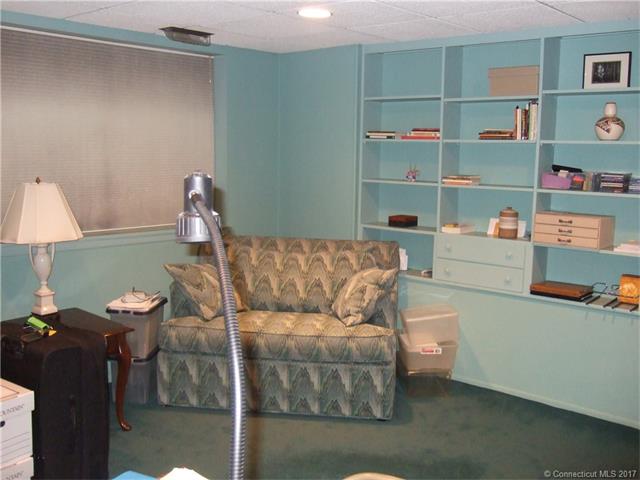 285 Queen Ter, Southington, CT 06489