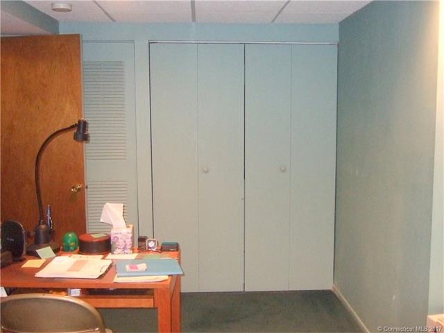 285 Queen Ter, Southington, CT 06489