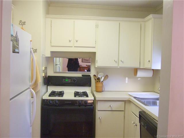 285 Queen Ter, Southington, CT 06489