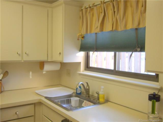 285 Queen Ter, Southington, CT 06489
