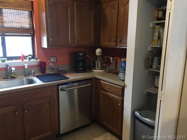 550 Darling St, Southington, CT 06489