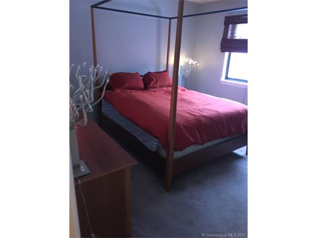 550 Darling St, Southington, CT 06489