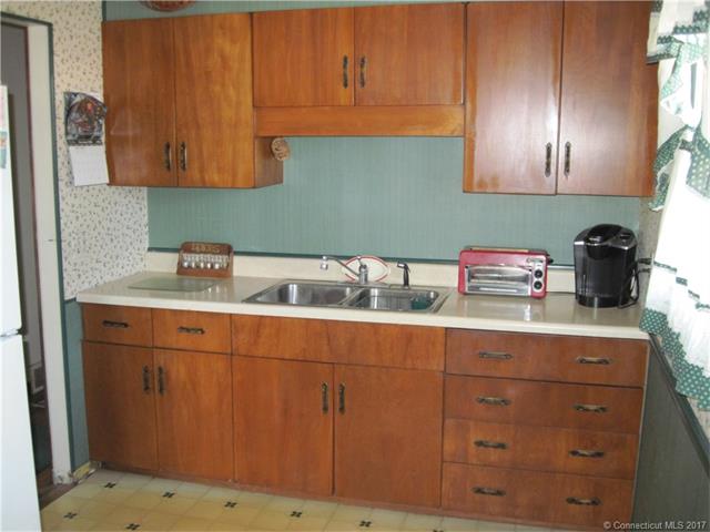 73 Birchcrest Dr, Southington, CT 06489