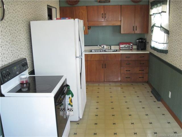 73 Birchcrest Dr, Southington, CT 06489