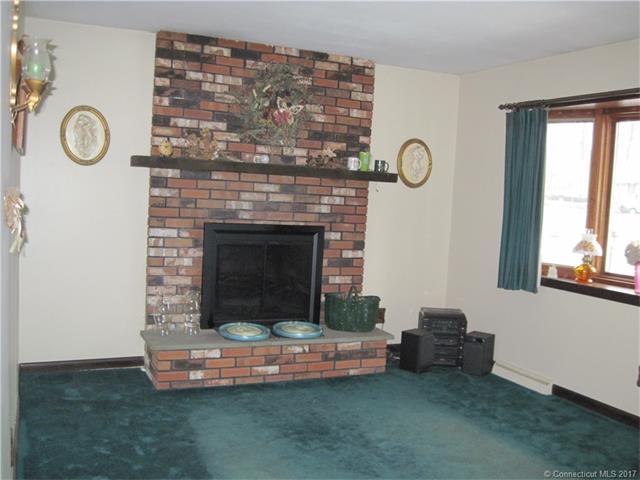 73 Birchcrest Dr, Southington, CT 06489
