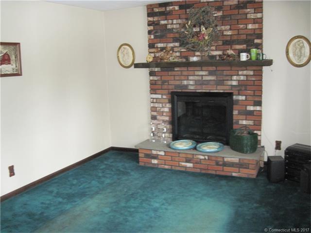 73 Birchcrest Dr, Southington, CT 06489