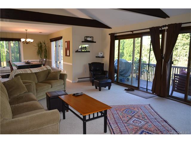 4 Pilgrim Hbr, Wallingford, CT 06492