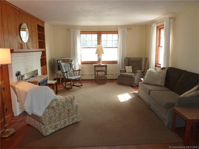 989 North Farms Rd, Wallingford, CT 06492