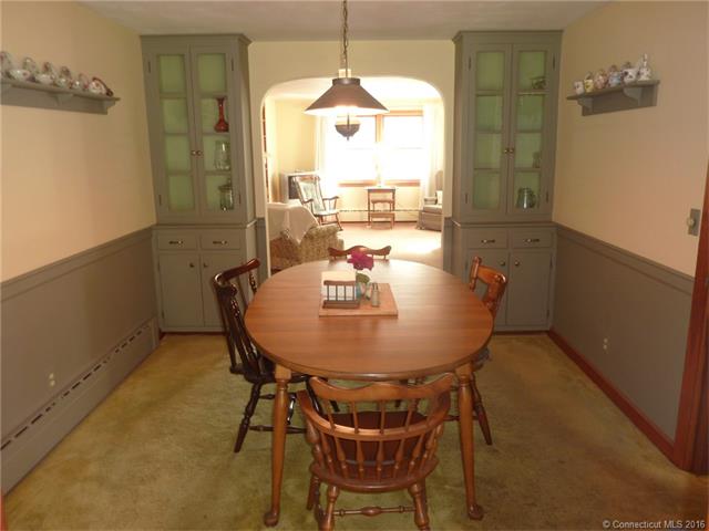 989 North Farms Rd, Wallingford, CT 06492