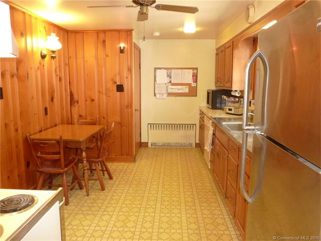989 North Farms Rd, Wallingford, CT 06492