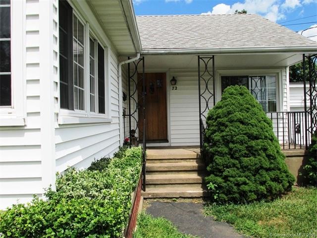 72N Ridgeland Rd, Wallingford, CT 06492