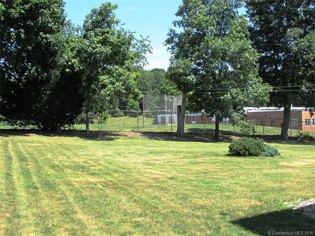 72N Ridgeland Rd, Wallingford, CT 06492