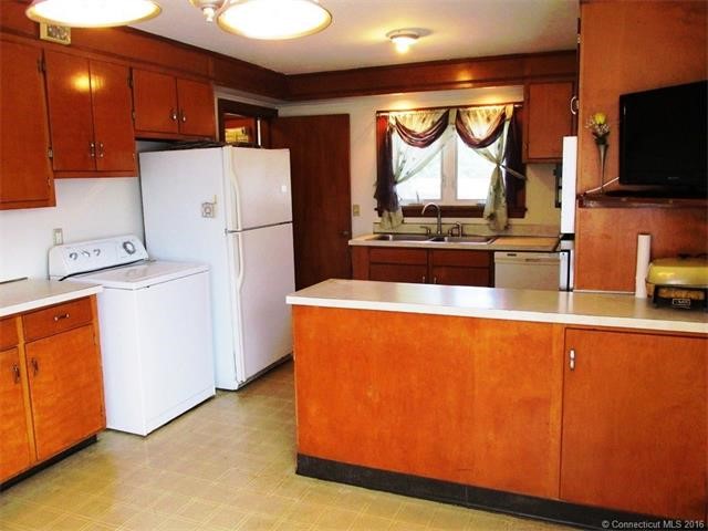 72N Ridgeland Rd, Wallingford, CT 06492
