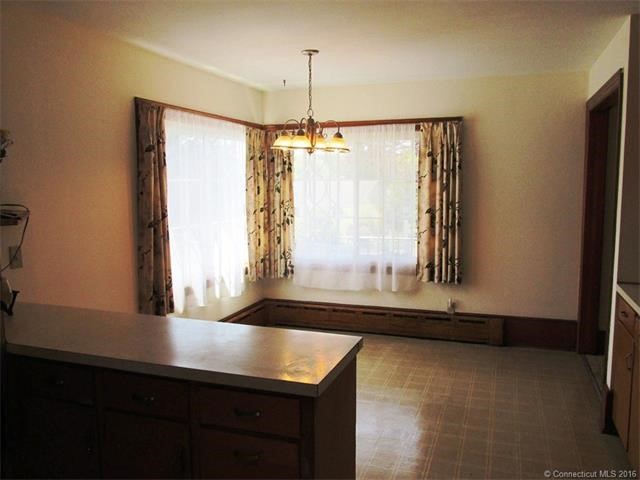 72N Ridgeland Rd, Wallingford, CT 06492