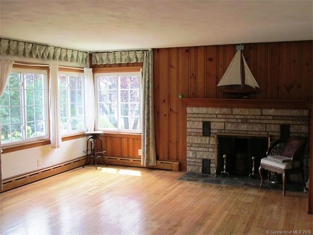 72N Ridgeland Rd, Wallingford, CT 06492