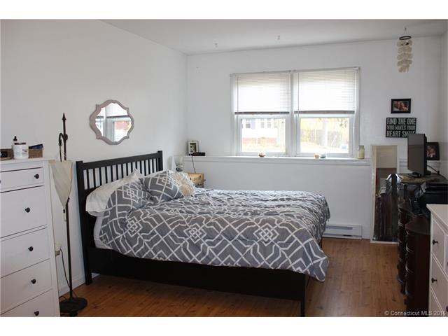 39 Hoffman Ct, Wallingford, CT 06492