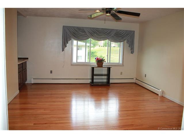 295 South Elm St, Wallingford, CT 06492