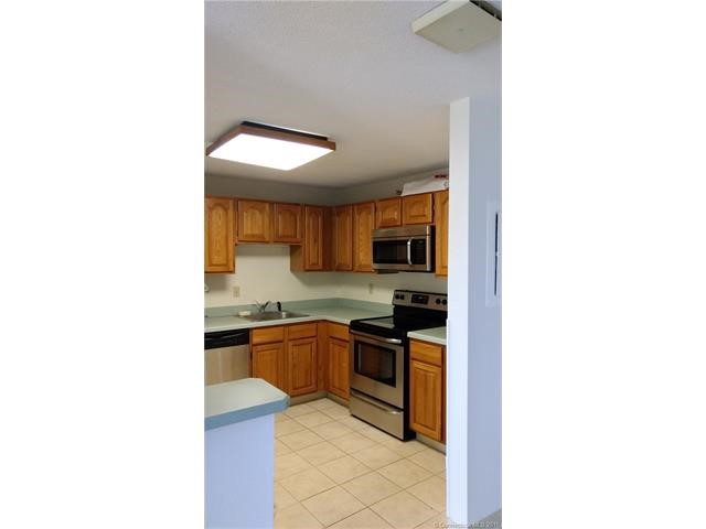 42Putter Dr #506, Wallingford, CT 06492
