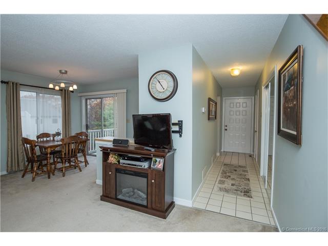 129 Staffordshire Commons Dr, Wallingford, CT 06492