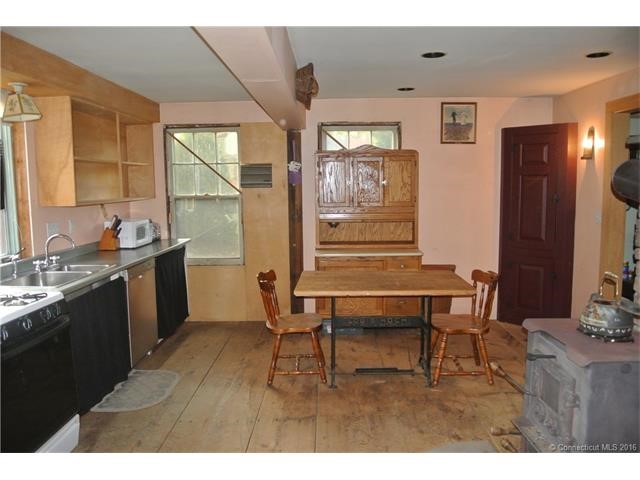 377Church St, Wallingford, CT 06492