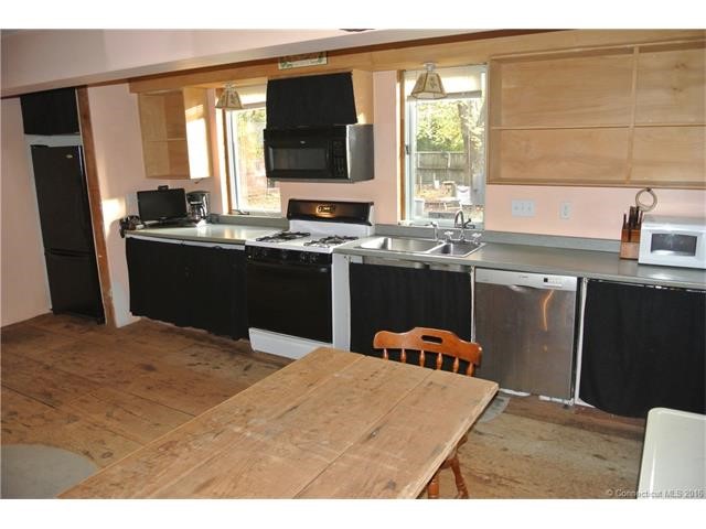 377Church St, Wallingford, CT 06492
