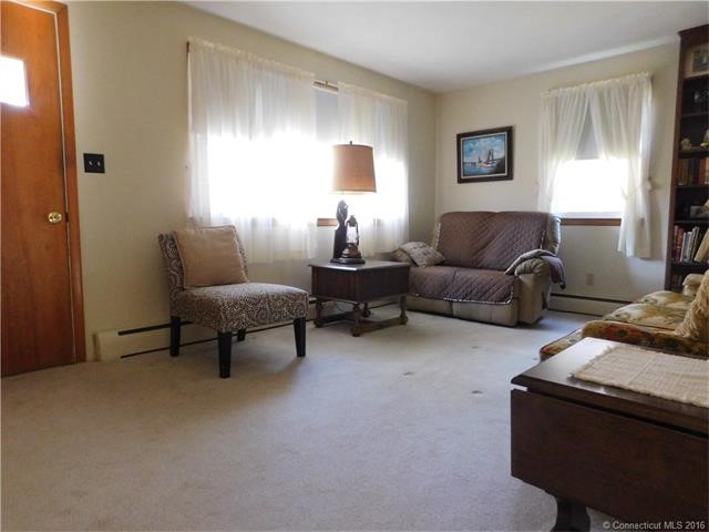 43Brookview Ave, Wallingford, CT 06492