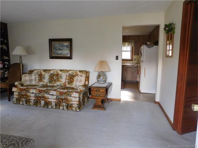 43Brookview Ave, Wallingford, CT 06492